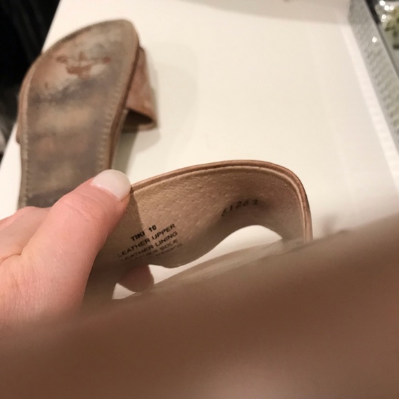 Freebirds by Steve Madden, size 10, natural/white/tan, slides - Picture 3 of 3